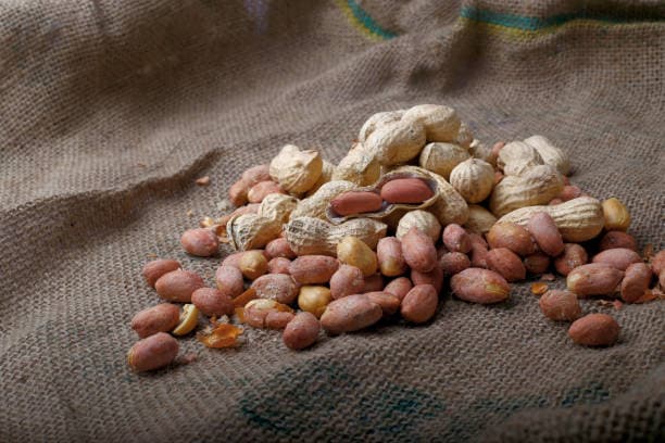 تصویر 3 از خرید بادام زمینی روکش دار مزمز + قیمت فروش استثنایی